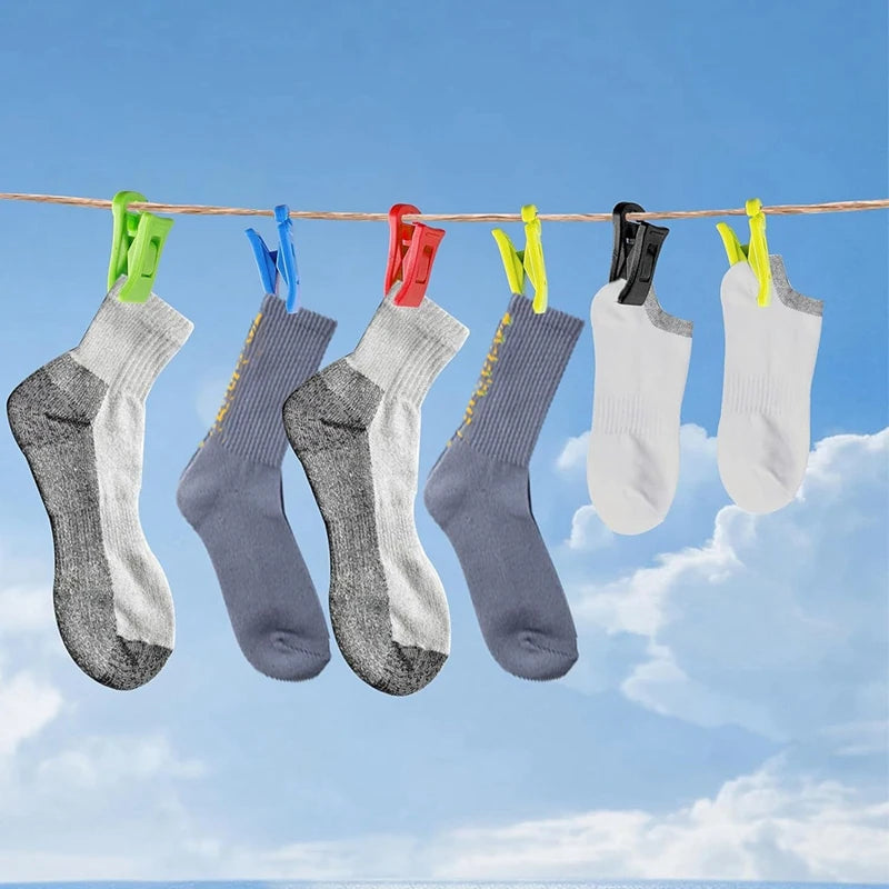 Clips duraderos para organizar calcetines en la lavandería